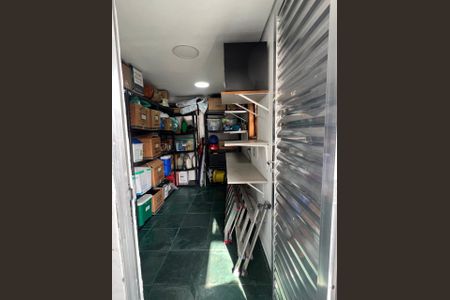 Casa à venda com 257m², 3 quartos e 6 vagasDepósito