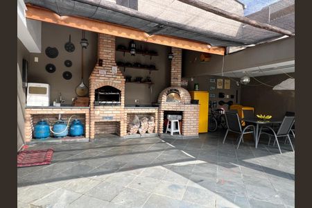 Casa à venda com 257m², 3 quartos e 6 vagasÁrea Externa