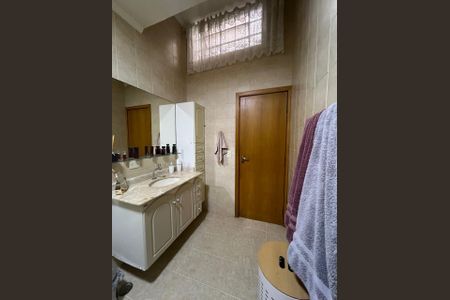 Casa à venda com 257m², 3 quartos e 6 vagasBanheiro