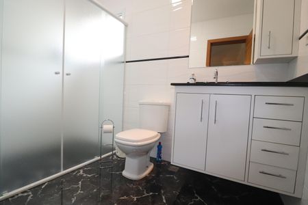 Casa à venda com 308m², 4 quartos e 4 vagasBanheiro da Suíte 4