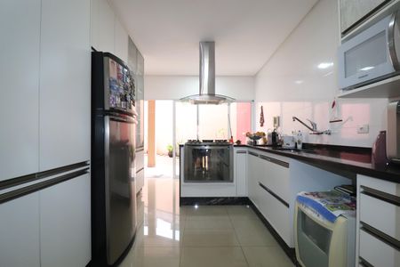 Casa à venda com 308m², 4 quartos e 4 vagasCozinha