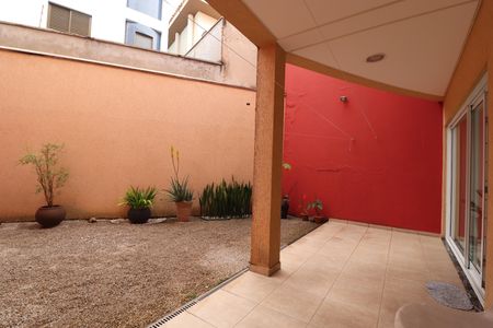 Casa à venda com 308m², 4 quartos e 4 vagasQuintal