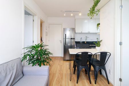 Sala de apartamento à venda com 2 quartos, 34m² em Santo Amaro, São Paulo