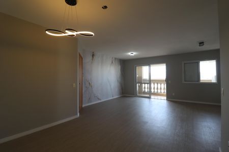 Sala de apartamento à venda com 3 quartos, 117m² em Vila Bastos, Santo André