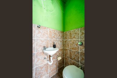 Casa à venda com 80m², 2 quartos e 1 vaga Casa à venda com 80m², 2 quartos e 1 vagaBanheiro de Serviço