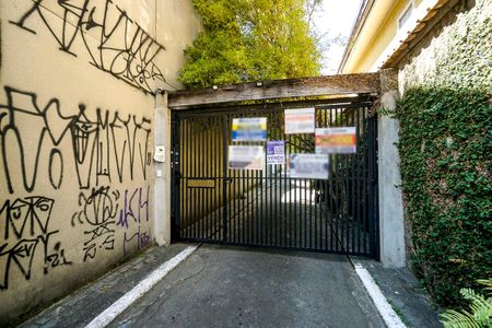 Casa à venda com 80m², 2 quartos e 1 vaga Casa à venda com 80m², 2 quartos e 1 vagaFachada