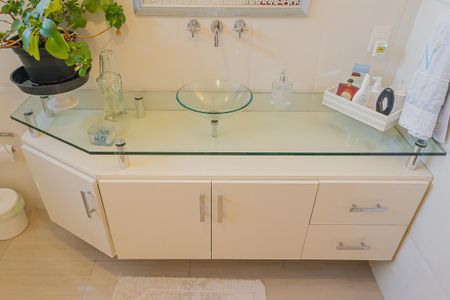 Apartamento à venda com 118m², 3 quartos e 2 vagasBanheiro da Suíte