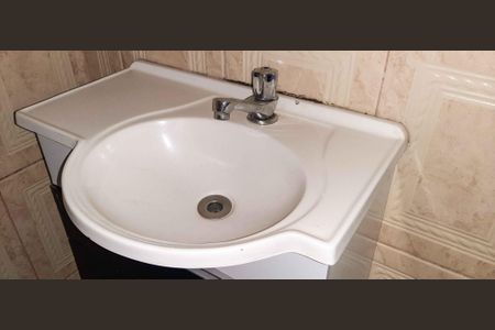 Casa à venda com 90m², 4 quartos e 3 vagasCasa 2 - Banheiro social