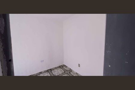 Casa à venda com 90m², 4 quartos e 3 vagasCasa 2 - Quarto 1