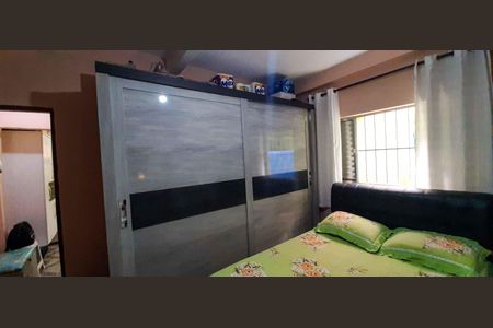 Casa à venda com 90m², 4 quartos e 3 vagasCasa 1 - Quarto