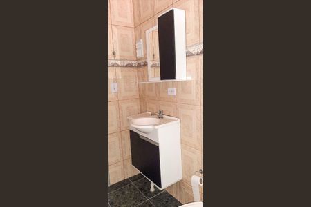 Casa à venda com 90m², 4 quartos e 3 vagasCasa 2 - Banheiro social