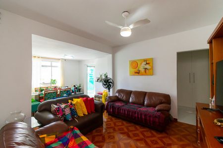 Casa à venda com 160m², 4 quartos e 4 vagasSala