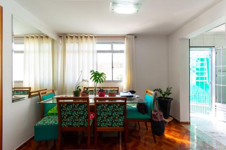 Casa à venda com 160m², 4 quartos e 4 vagasSala