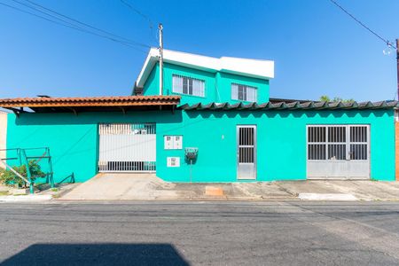 Casa à venda com 160m², 4 quartos e 4 vagasFachada