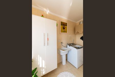 Casa à venda com 160m², 4 quartos e 4 vagasCasa 2 - Área de Serviço