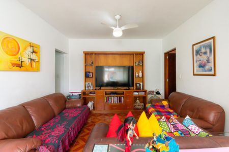 Casa à venda com 160m², 4 quartos e 4 vagasSala