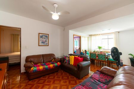 Sala de casa à venda com 4 quartos, 160m² em Jardim Ivone, São Paulo