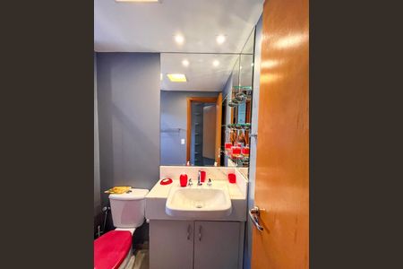 Apartamento à venda com 195m², 3 quartos e 3 vagasBanheiro da Suíte 1