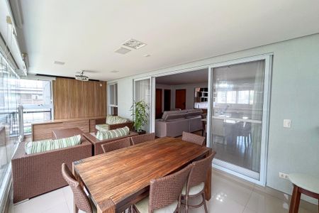 Apartamento à venda com 195m², 3 quartos e 3 vagasVaranda gourmet