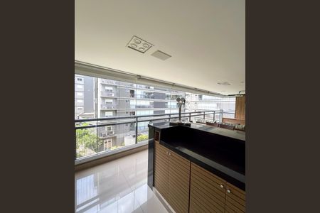 Apartamento à venda com 195m², 3 quartos e 3 vagasChurrasqueira