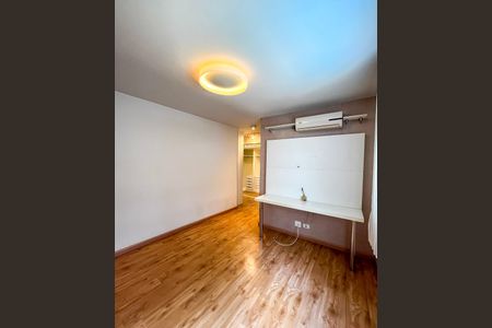 Apartamento à venda com 195m², 3 quartos e 3 vagasSuite 2