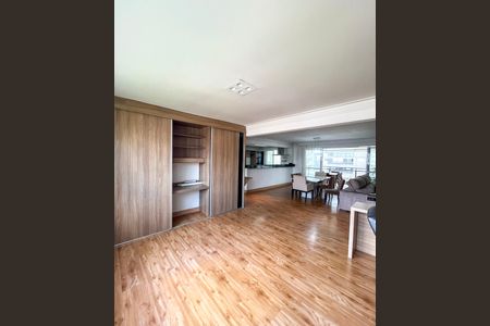 Apartamento à venda com 195m², 3 quartos e 3 vagasEscritório