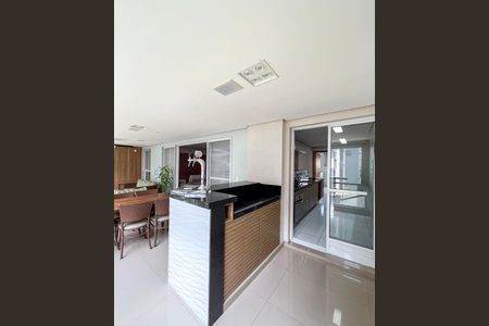 Apartamento à venda com 195m², 3 quartos e 3 vagasChurrasqueira