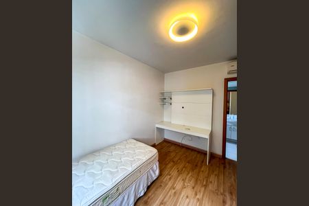 Apartamento à venda com 195m², 3 quartos e 3 vagasSuíte 3