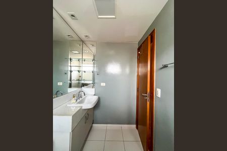 Apartamento à venda com 195m², 3 quartos e 3 vagasBanheiro da Suite 3