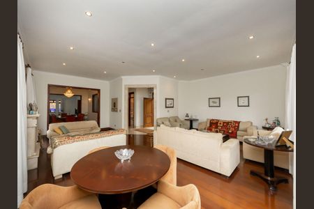 Casa à venda com 4 quartos, 600m² em Morumbi, São Paulo