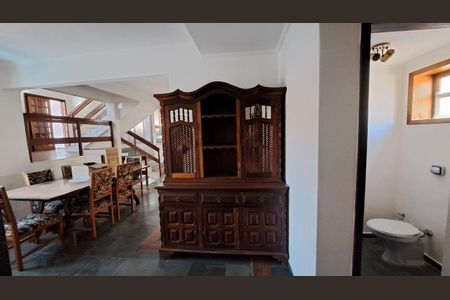 Casa à venda com 405m², 5 quartos e 4 vagas