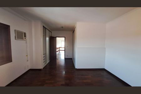 Casa à venda com 405m², 5 quartos e 4 vagas