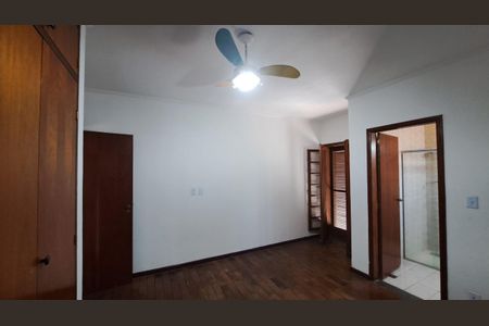 Casa à venda com 405m², 5 quartos e 4 vagas