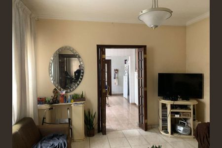 Casa à venda com 4 quartos, 200m² em Mirandópolis, São Paulo