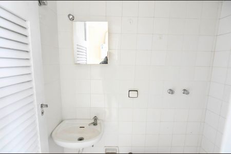 Apartamento à venda com 51m², 1 quarto e 1 vaga Apartamento à venda com 51m², 1 quarto e 1 vagaBanheiro de Serviço