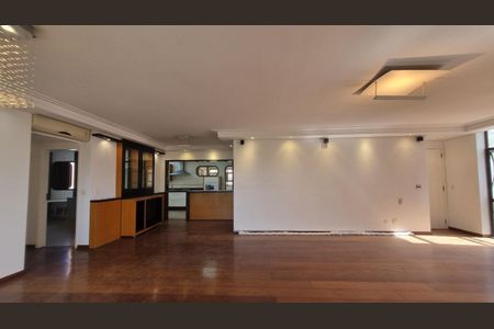 Apartamento à venda com 3 quartos, 197m² em Cambuí, Campinas