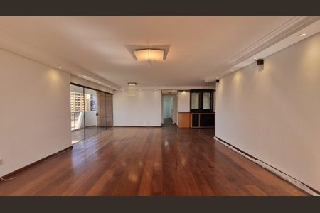 Apartamento à venda com 3 quartos, 197m² em Cambuí, Campinas