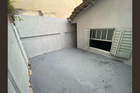 Casa à venda com 1 quarto, 96m² em Vila Scarpelli, Santo André