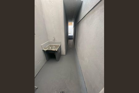 Casa à venda com 1 quarto, 96m² em Vila Scarpelli, Santo André