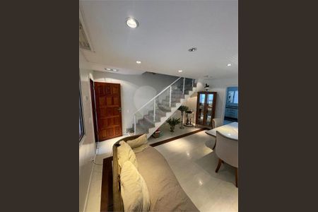 Casa à venda com 3 quartos, 129m² em Vila Adelaide Perella, Guarulhos