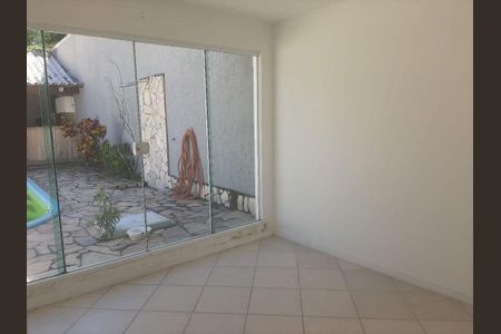 Casa à venda com 3 quartos, 105m² em Serra Grande, Niterói