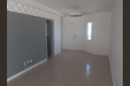 Casa à venda com 3 quartos, 105m² em Serra Grande, Niterói