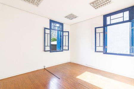 Casa à venda com 4 quartos, 308m² em Santa Cecilia, São Paulo