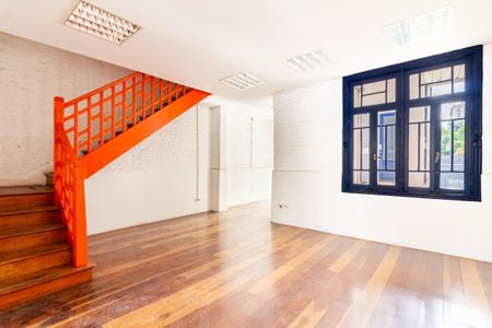 Casa à venda com 4 quartos, 308m² em Santa Cecilia, São Paulo