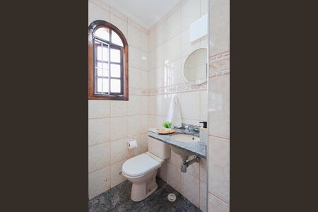 Casa à venda com 180m², 3 quartos e 4 vagas Casa à venda com 180m², 3 quartos e 4 vagasBanheiro da Suite 2