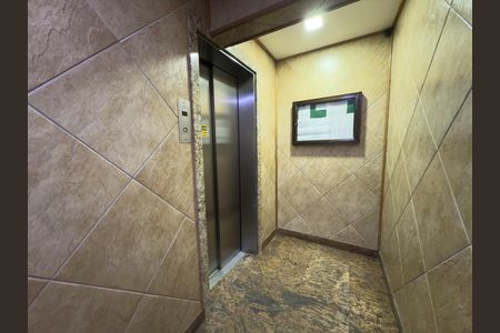 Apartamento à venda com 80m², 2 quartos e sem vagaÁrea comum