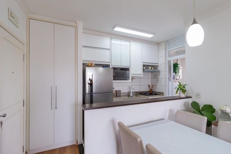 Apartamento para alugar com 57m², 2 quartos e 1 vaga Apartamento para alugar com 57m², 2 quartos e 1 vagaCozinha e área de serviço