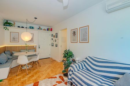 Sala de apartamento à venda com 2 quartos, 65m² em Petrópolis, Porto Alegre