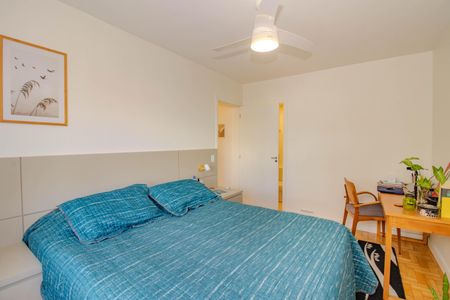 Suíte de apartamento à venda com 2 quartos, 65m² em Petrópolis, Porto Alegre