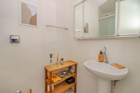 Apartamento à venda com 65m², 2 quartos e 2 vagasBanheiro Social